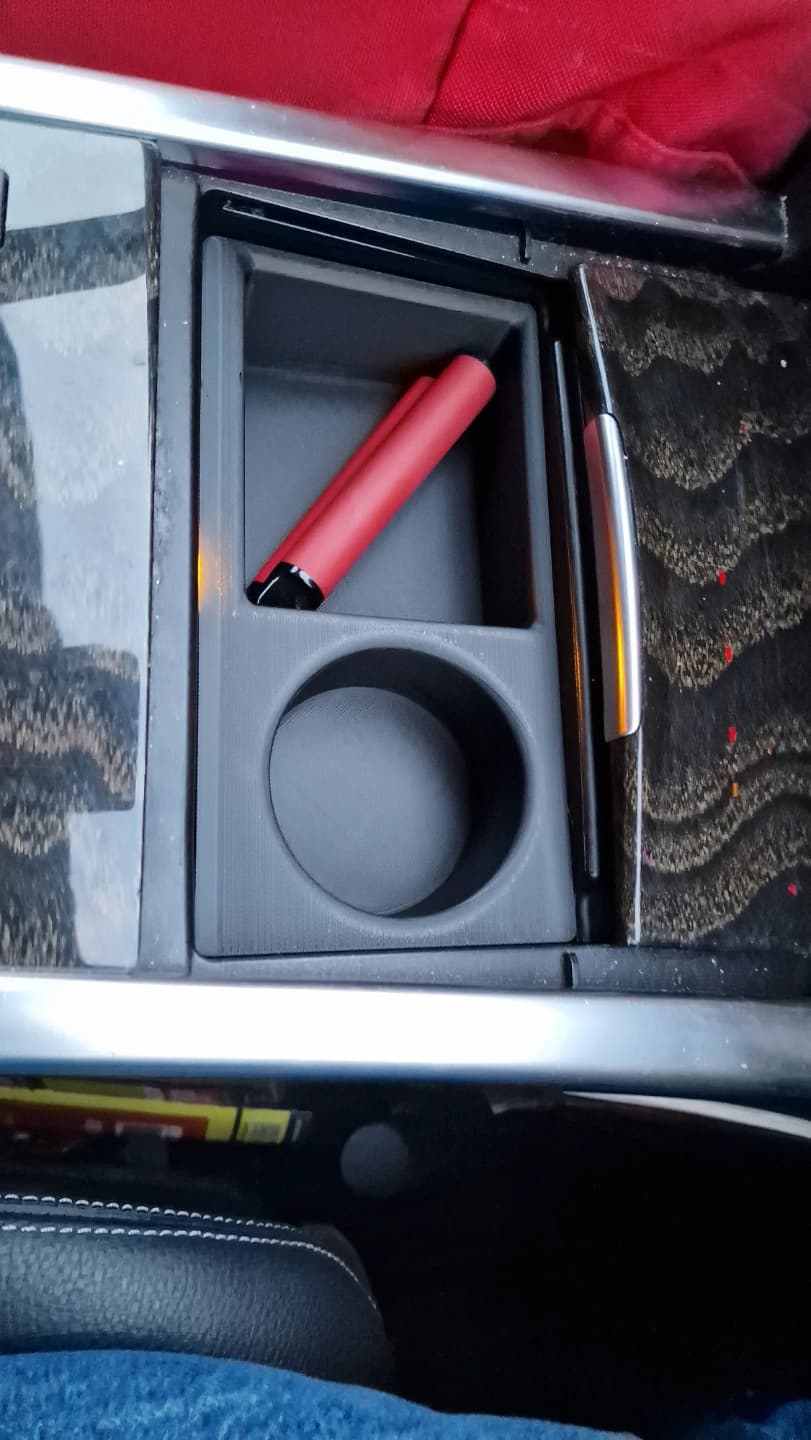 Centre-Console Can Holder and Tray