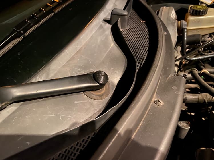 Windscreen-Wiper Spindle Nut Cover