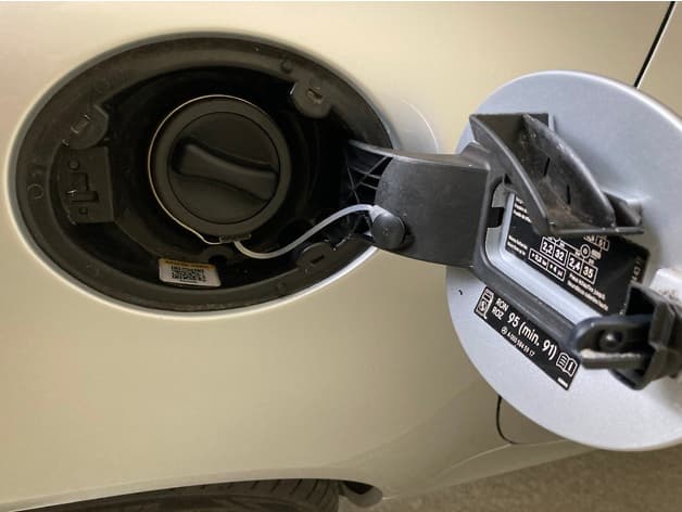 Fuel-Cap Retaining Tether
