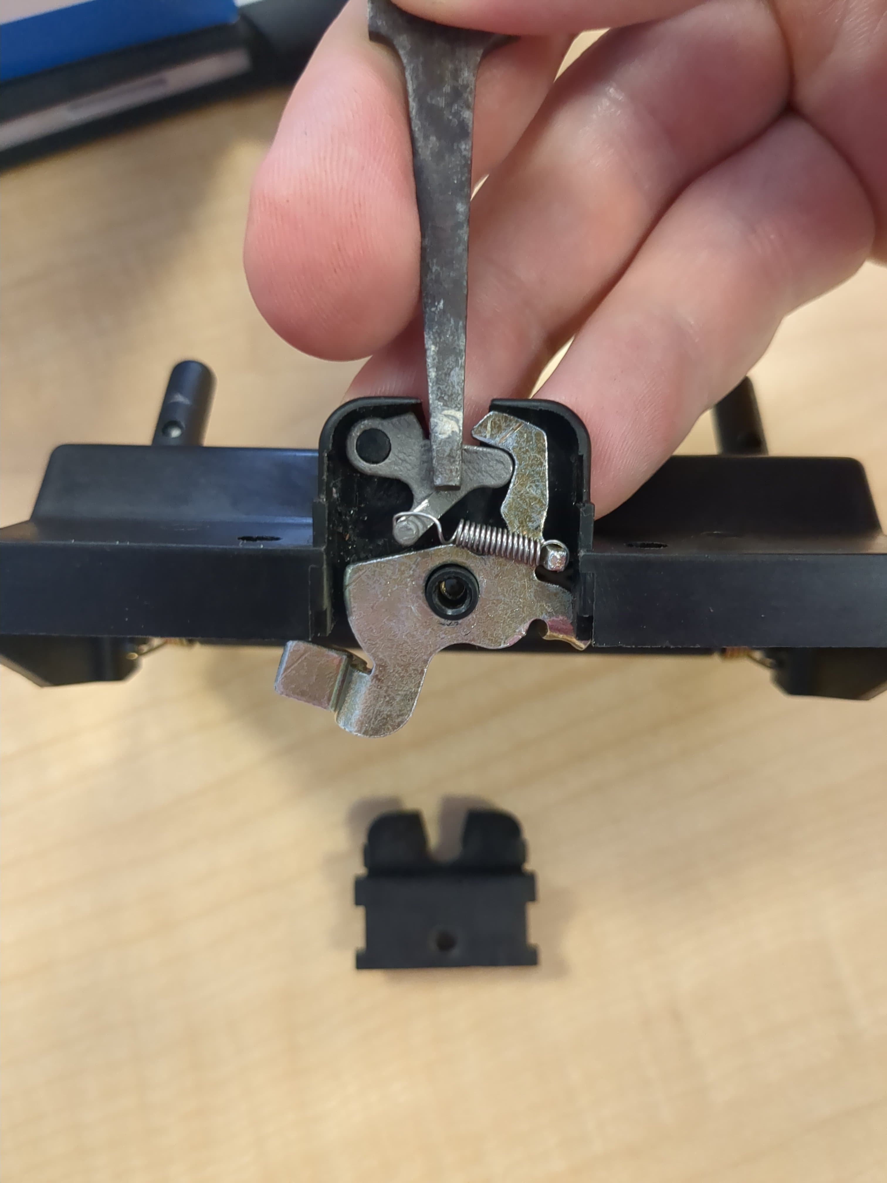 Center-Armrest and Glove-Box Latch Piece