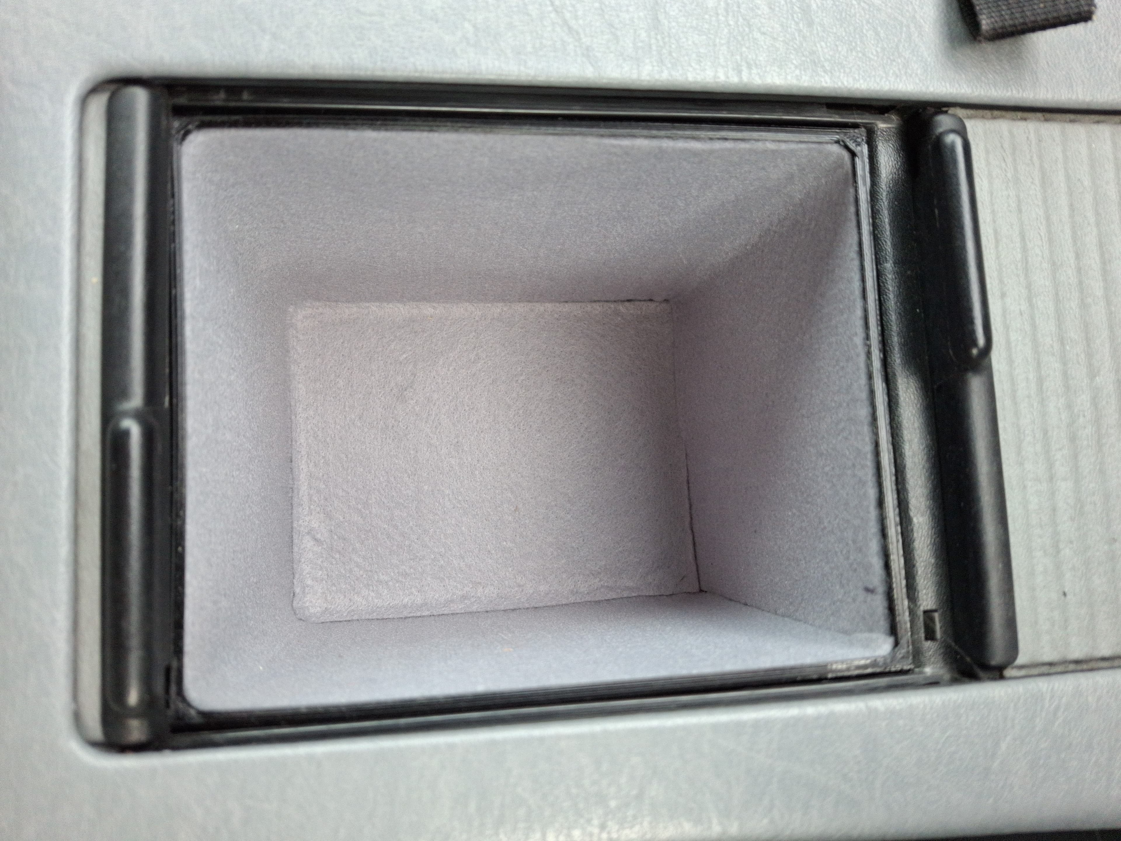 Centre-Console Storage Bin