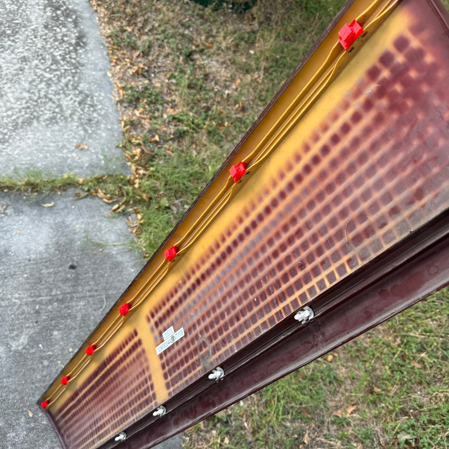 Body-Cladding Sliding Clip