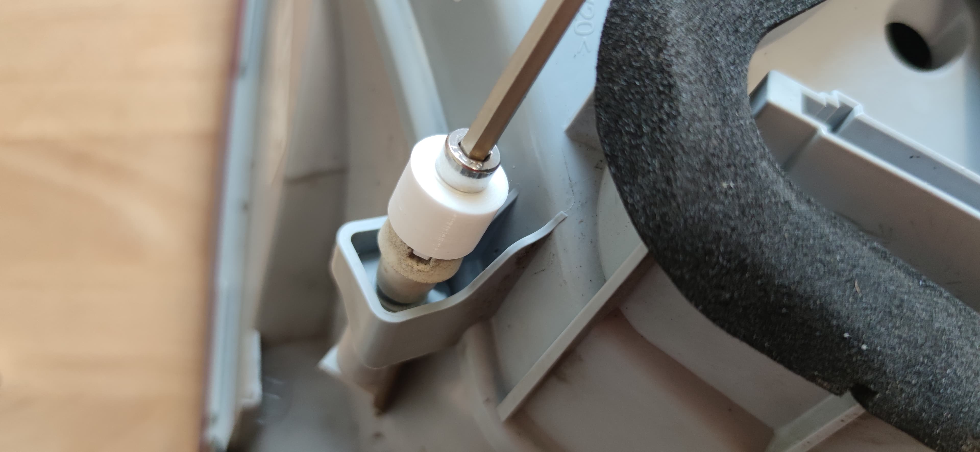 Rear-Lamp Fastener Removal Tool