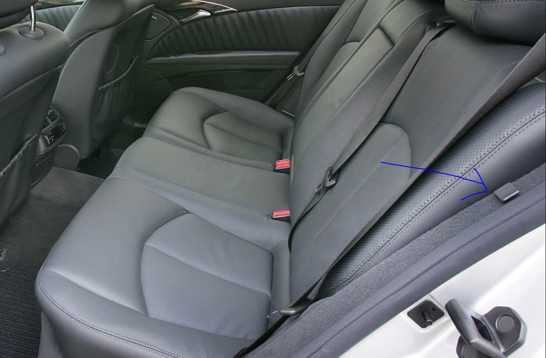 Estate Rear-Seatbelt Retaining Clip Set
