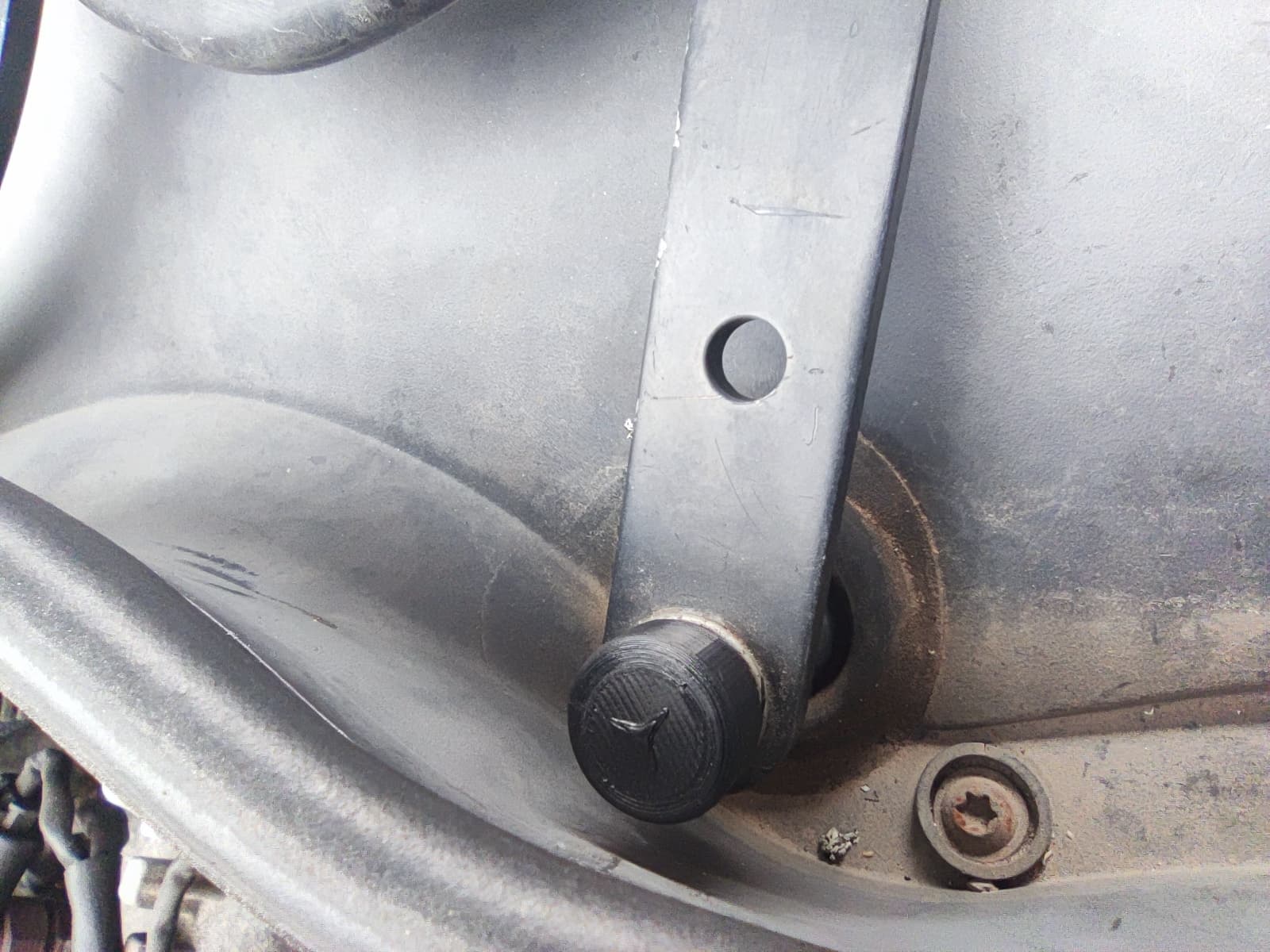 Wiper-Pivot Bolt Cap